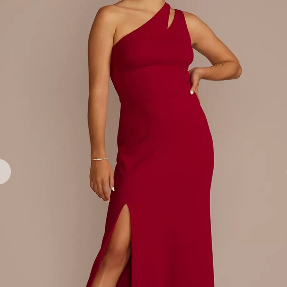 DB Studio Cutout One-Shoulder Crepe Gown with Skirt Slit Red Size 14